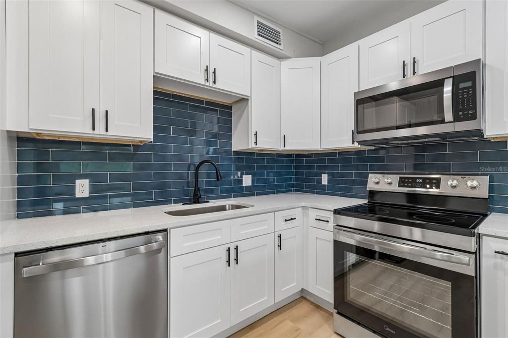 For Sale: $395,000 (3 beds, 2 baths, 1146 Square Feet)