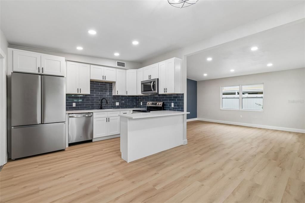 For Sale: $395,000 (3 beds, 2 baths, 1146 Square Feet)