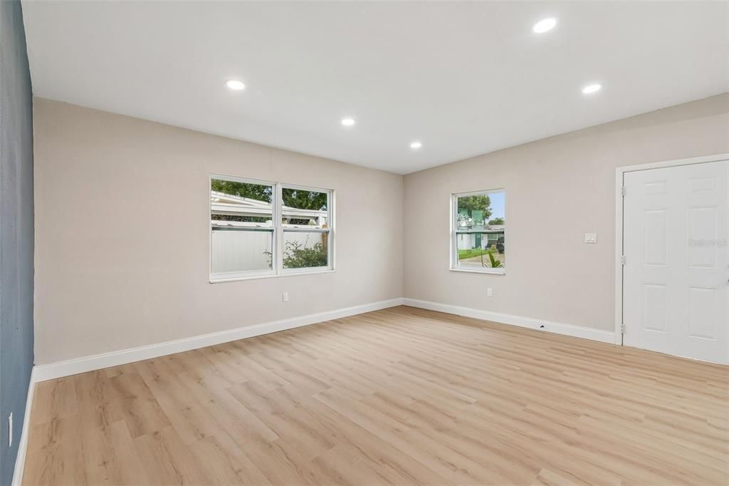 For Sale: $395,000 (3 beds, 2 baths, 1146 Square Feet)