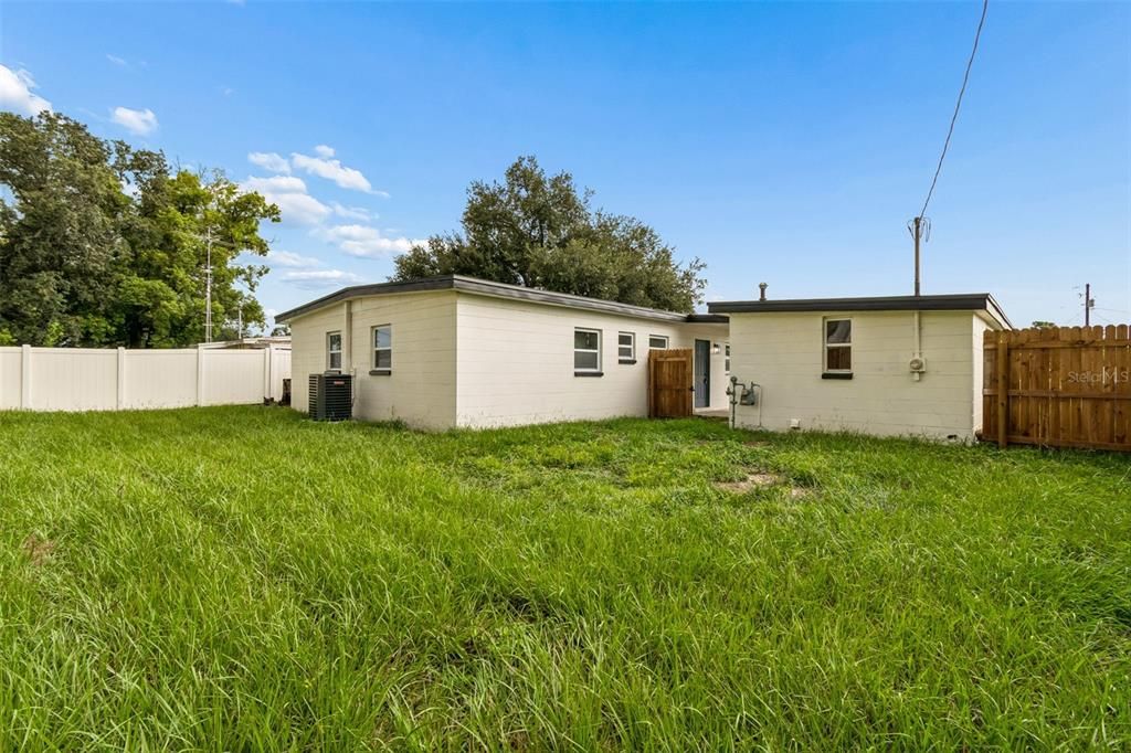 For Sale: $395,000 (3 beds, 2 baths, 1146 Square Feet)