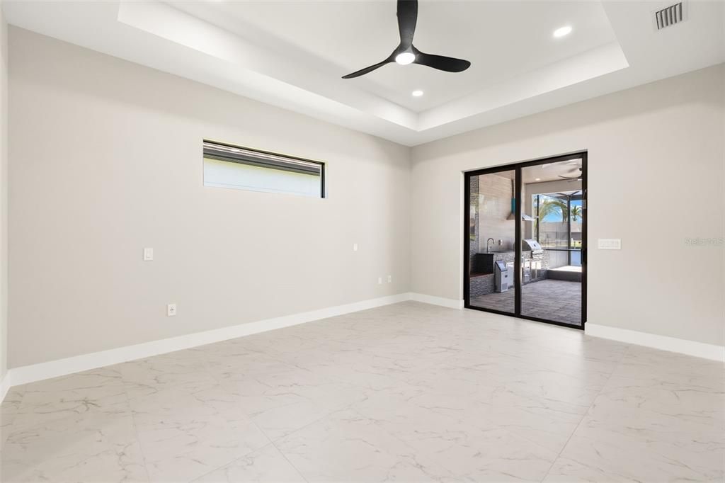 En Venta: $1,349,000 (3 camas, 3 baños, 2200 Pies cuadrados)