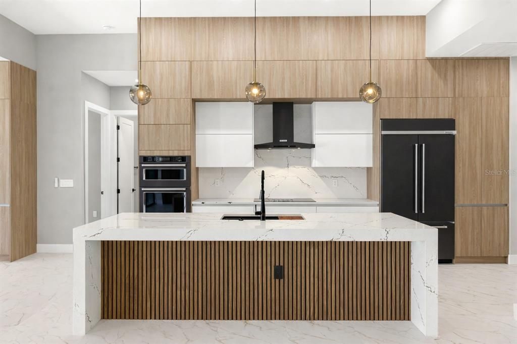En Venta: $1,349,000 (3 camas, 3 baños, 2200 Pies cuadrados)