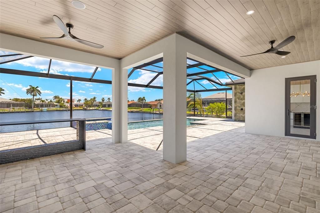 En Venta: $1,349,000 (3 camas, 3 baños, 2200 Pies cuadrados)