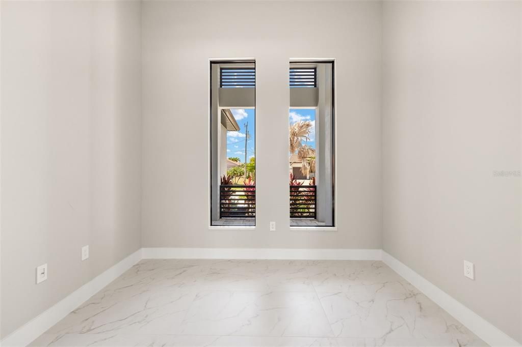 En Venta: $1,349,000 (3 camas, 3 baños, 2200 Pies cuadrados)