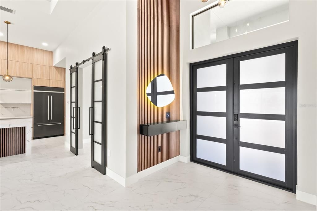 En Venta: $1,349,000 (3 camas, 3 baños, 2200 Pies cuadrados)