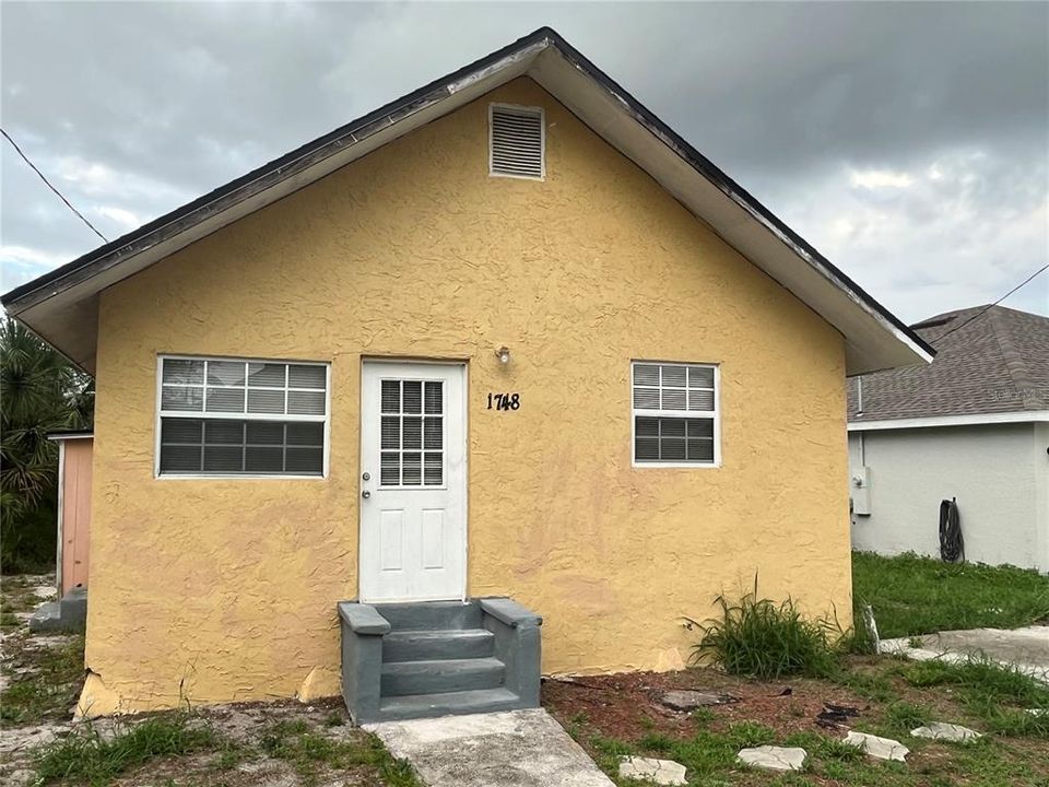For Rent: $1,499 (3 beds, 2 baths, 1024 Square Feet)