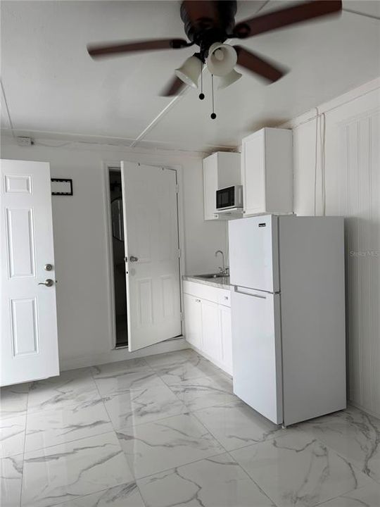 For Rent: $1,200 (1 beds, 1 baths, 400 Square Feet)