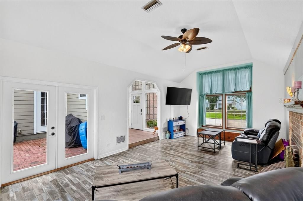 For Sale: $420,000 (3 beds, 2 baths, 2036 Square Feet)