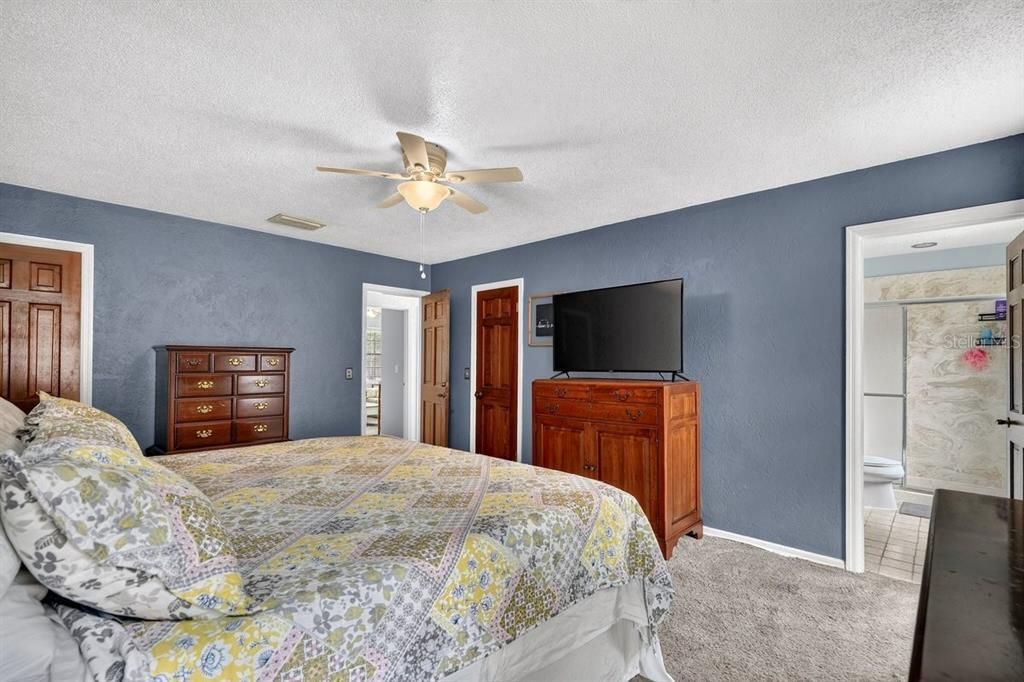 For Sale: $420,000 (3 beds, 2 baths, 2036 Square Feet)