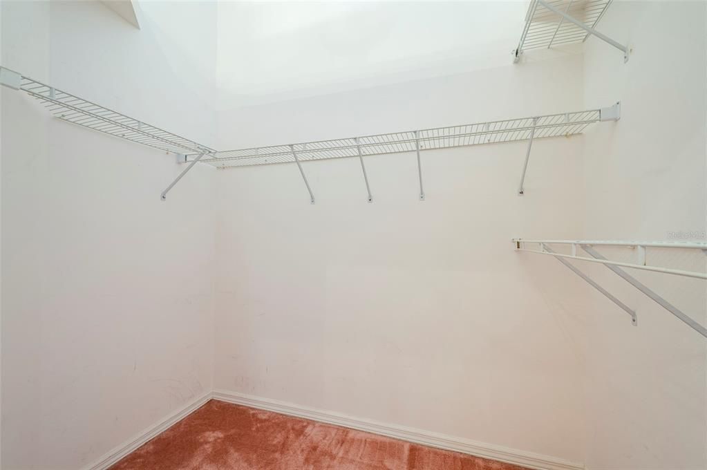 For Sale: $460,000 (4 beds, 2 baths, 1932 Square Feet)
