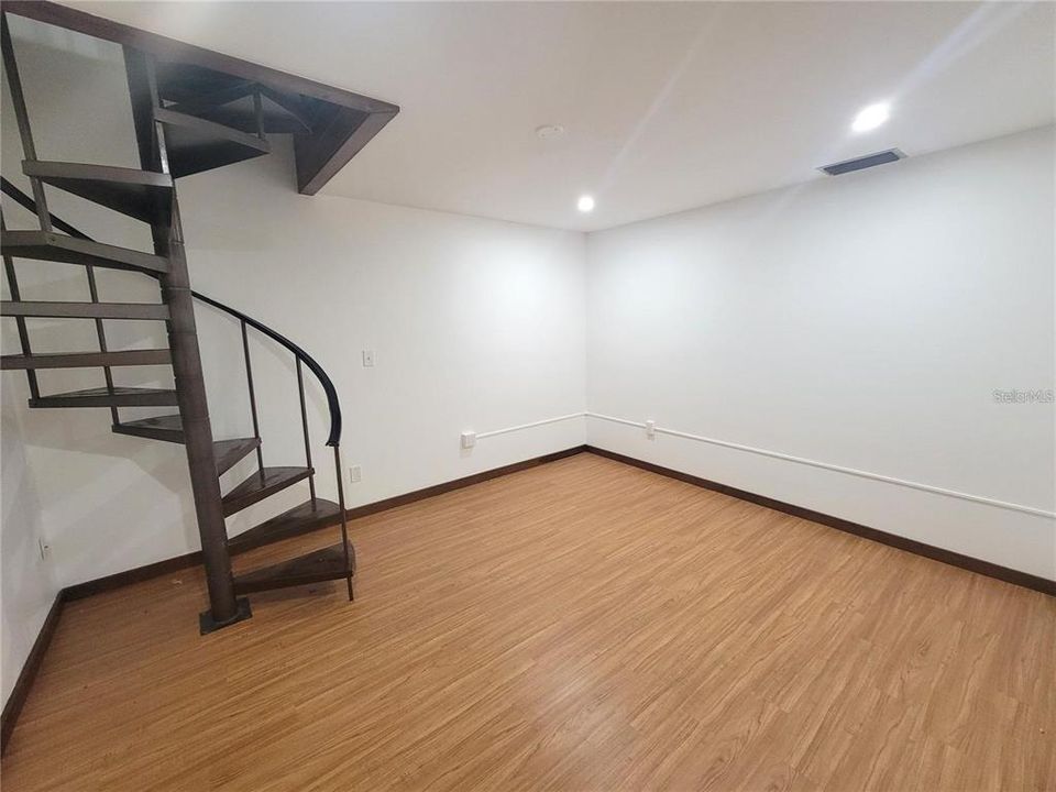 For Rent: $3,200 (3 beds, 2 baths, 2752 Square Feet)
