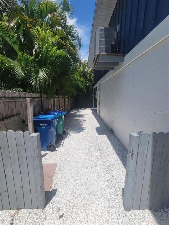 For Rent: $3,200 (3 beds, 2 baths, 2752 Square Feet)