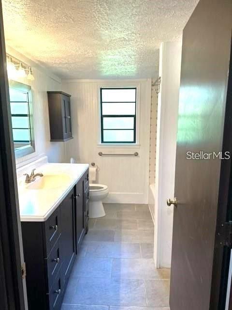 For Rent: $3,200 (3 beds, 2 baths, 2752 Square Feet)