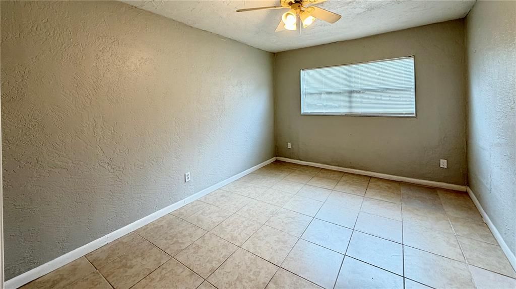 For Rent: $1,495 (3 beds, 2 baths, 949 Square Feet)