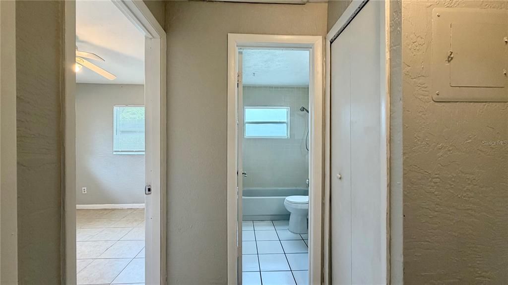 For Rent: $1,495 (3 beds, 2 baths, 949 Square Feet)