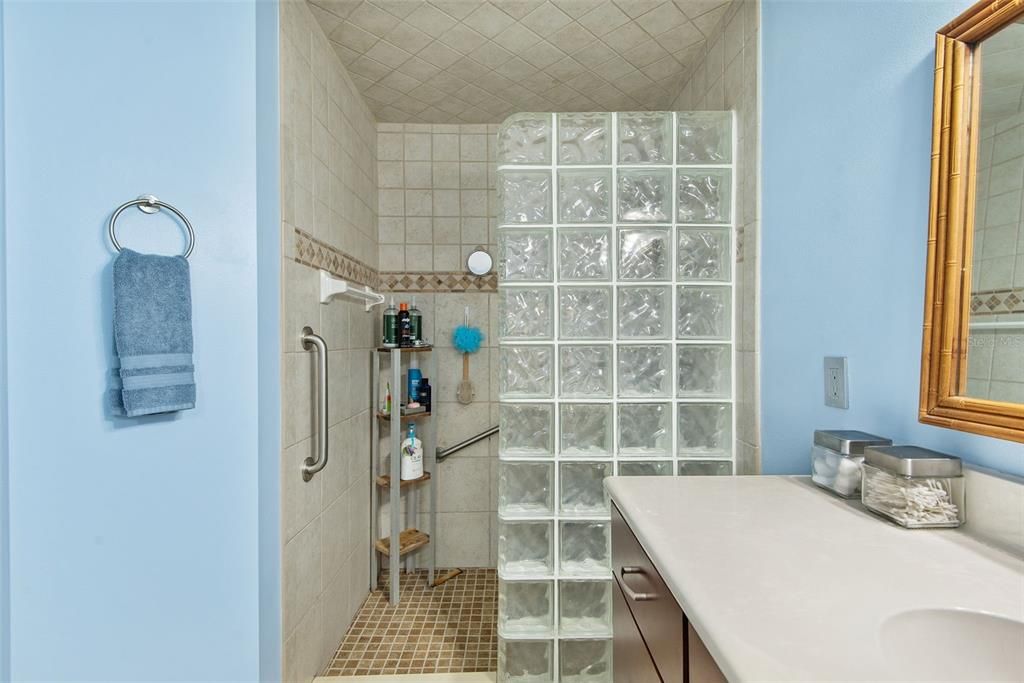 Active With Contract: $414,000 (3 beds, 2 baths, 1602 Square Feet)