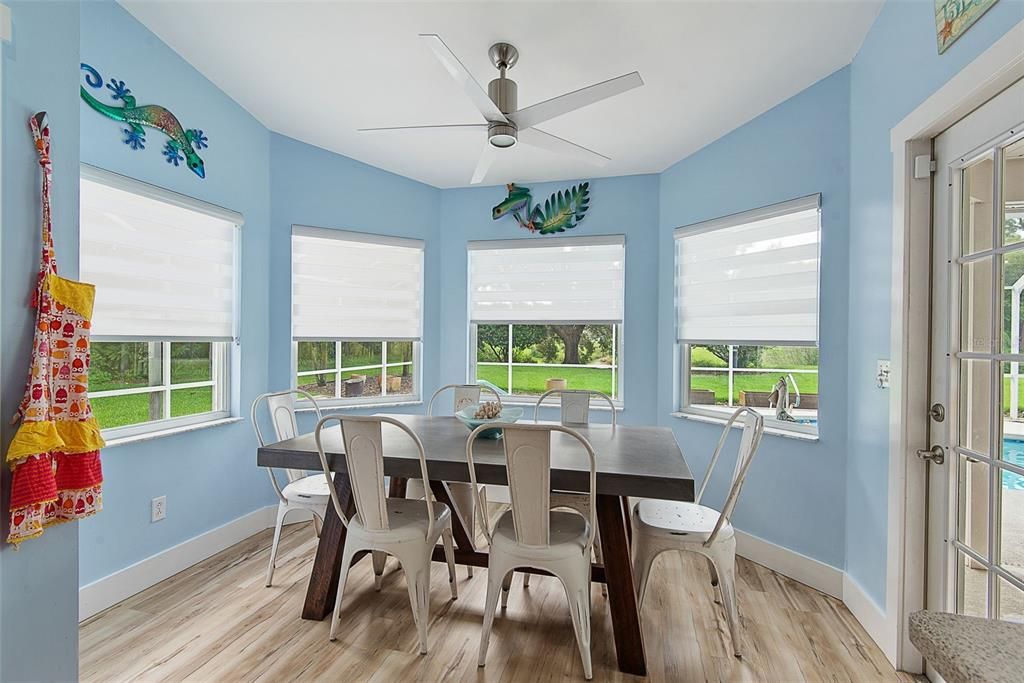 Active With Contract: $414,000 (3 beds, 2 baths, 1602 Square Feet)