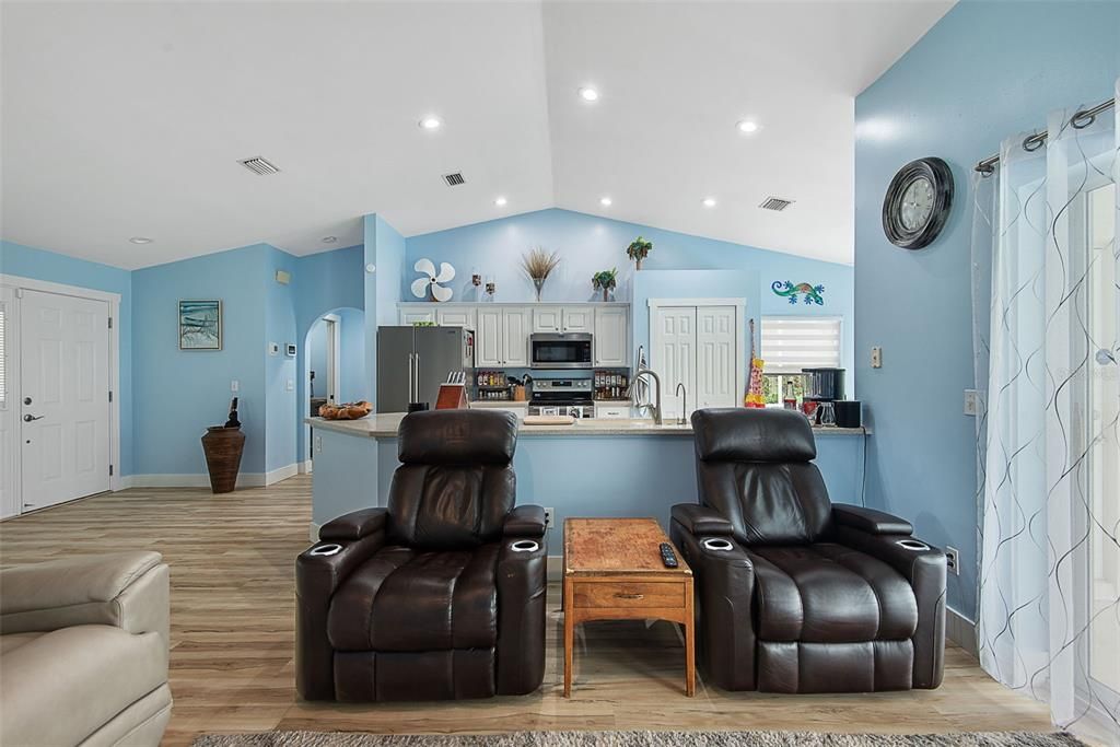 Active With Contract: $414,000 (3 beds, 2 baths, 1602 Square Feet)