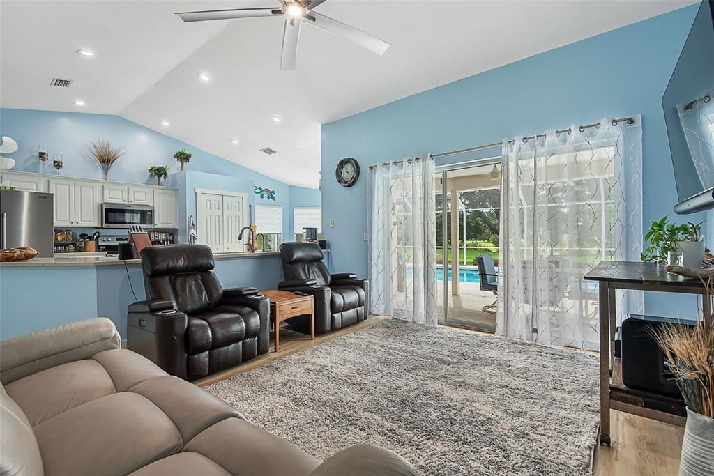 Active With Contract: $414,000 (3 beds, 2 baths, 1602 Square Feet)