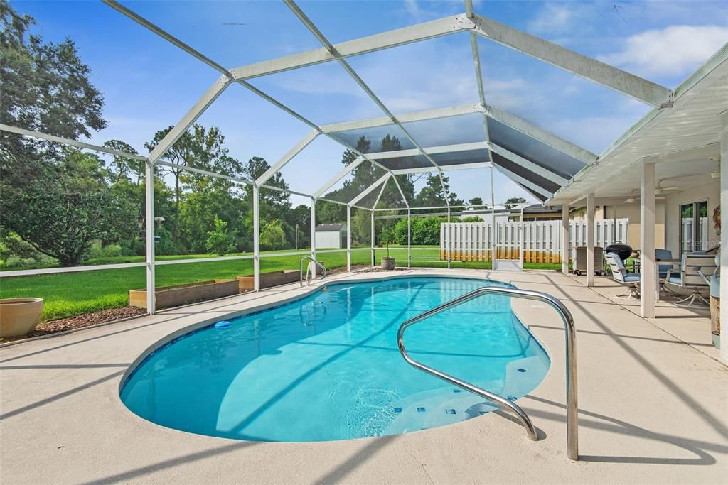 Active With Contract: $414,000 (3 beds, 2 baths, 1602 Square Feet)