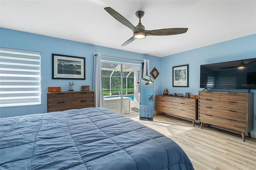 Active With Contract: $414,000 (3 beds, 2 baths, 1602 Square Feet)