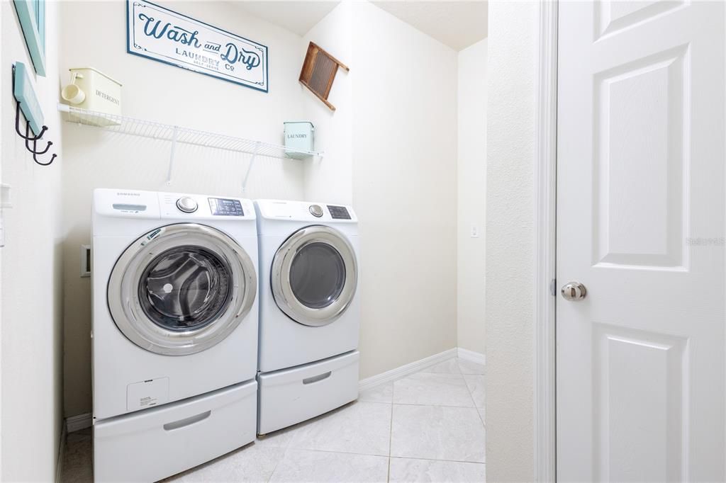 For Sale: $399,900 (4 beds, 2 baths, 1996 Square Feet)