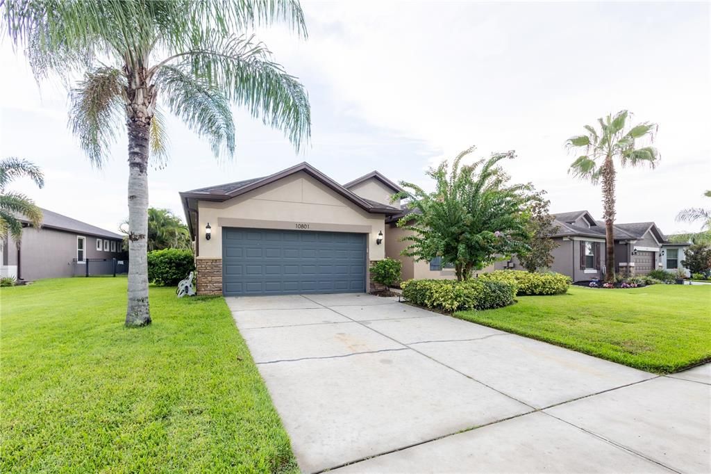 For Sale: $399,900 (4 beds, 2 baths, 1996 Square Feet)