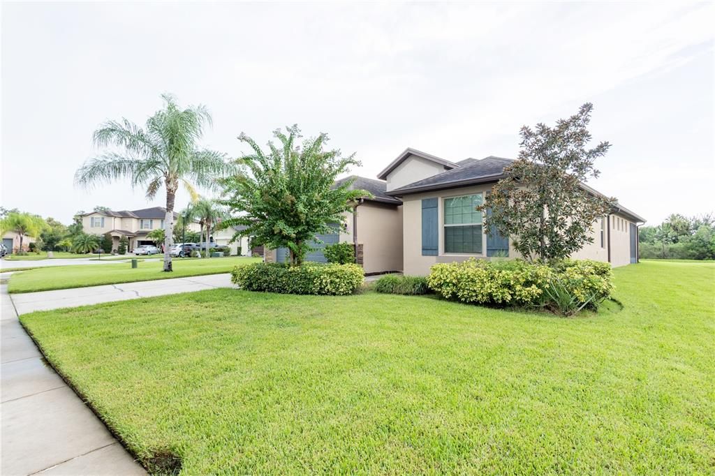 For Sale: $399,900 (4 beds, 2 baths, 1996 Square Feet)