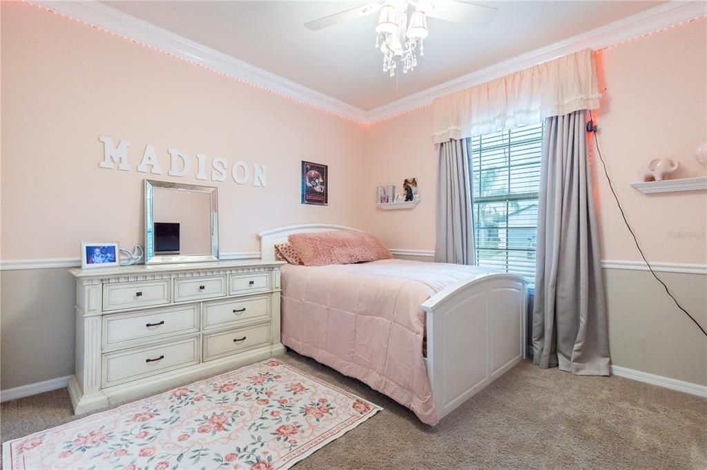 For Sale: $399,900 (4 beds, 2 baths, 1996 Square Feet)