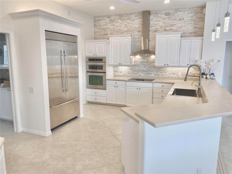 For Sale: $789,000 (4 beds, 3 baths, 2814 Square Feet)