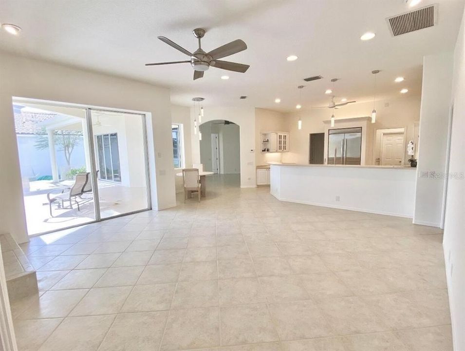 For Sale: $789,000 (4 beds, 3 baths, 2814 Square Feet)