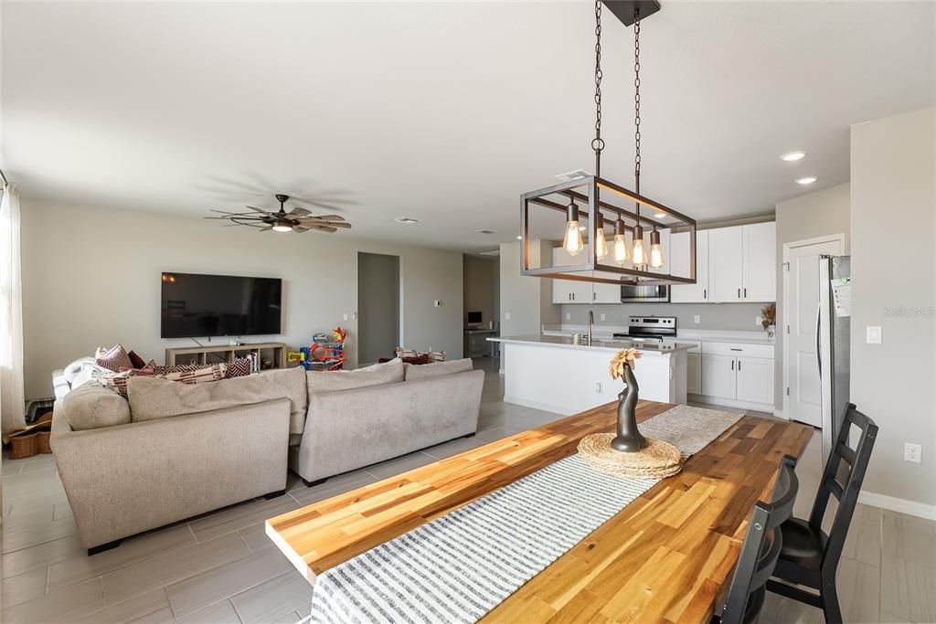 For Sale: $351,000 (4 beds, 2 baths, 1849 Square Feet)