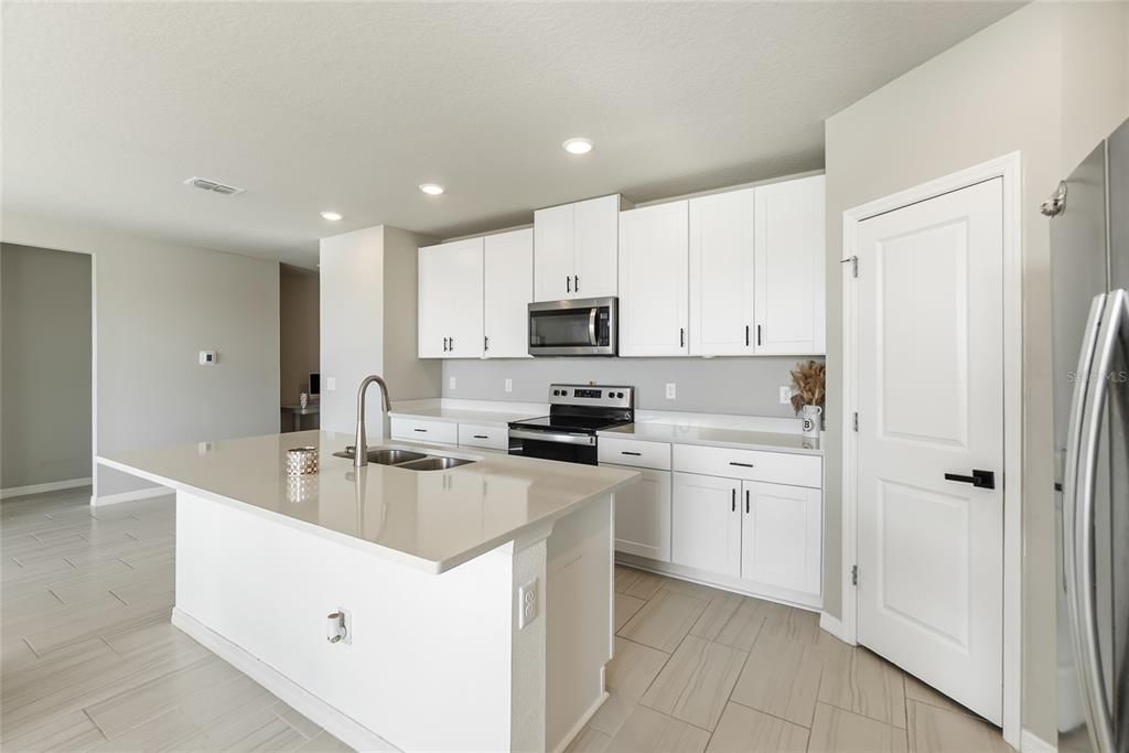 For Sale: $351,000 (4 beds, 2 baths, 1849 Square Feet)