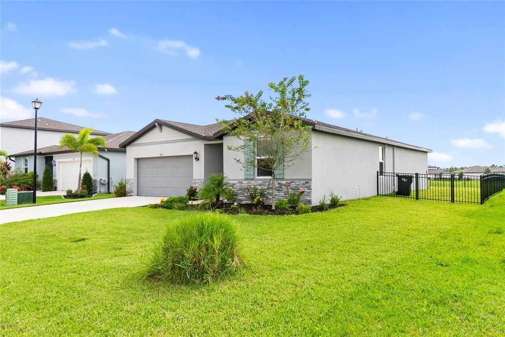 For Sale: $351,000 (4 beds, 2 baths, 1849 Square Feet)