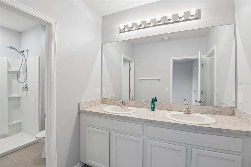 For Sale: $335,000 (3 beds, 2 baths, 1758 Square Feet)