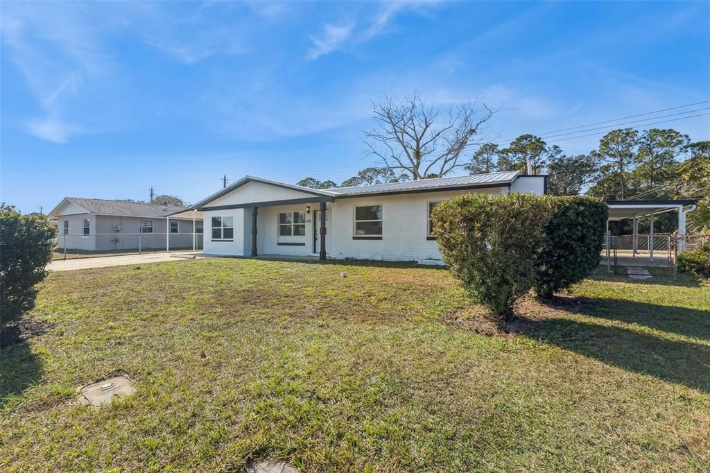 For Sale: $300,000 (4 beds, 2 baths, 1792 Square Feet)
