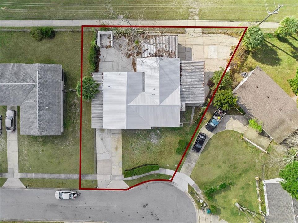 For Sale: $300,000 (4 beds, 2 baths, 1792 Square Feet)