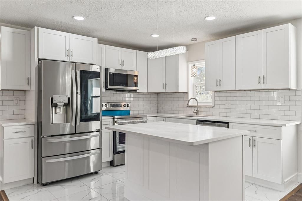 For Sale: $300,000 (4 beds, 2 baths, 1792 Square Feet)