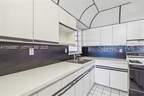 На продажу: $550,000 (3 спален, 1 ванн, 2328 Квадратных фут)