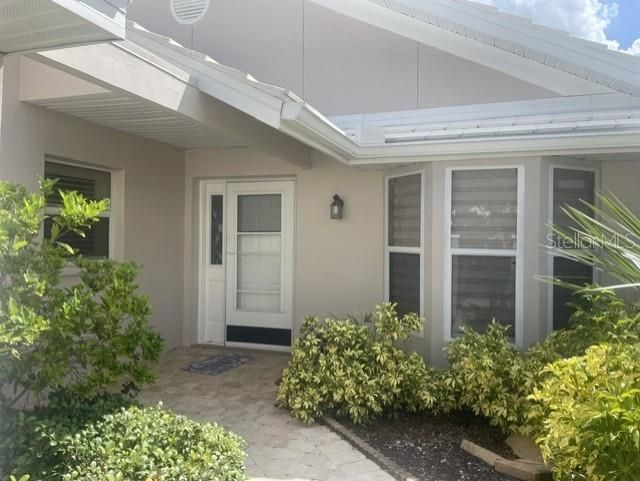 For Rent: $2,250 (2 beds, 2 baths, 1396 Square Feet)