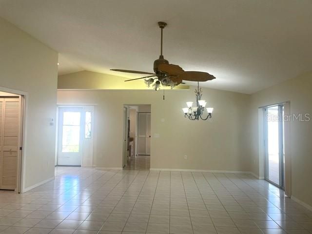 For Rent: $2,250 (2 beds, 2 baths, 1396 Square Feet)
