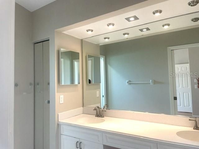 For Rent: $2,250 (2 beds, 2 baths, 1396 Square Feet)