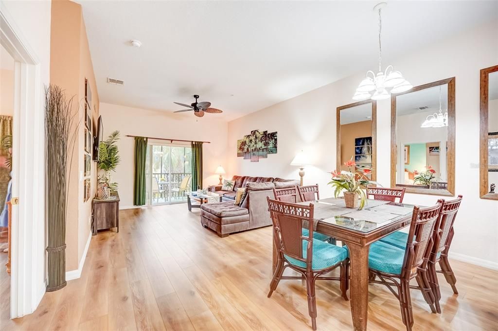 For Sale: $195,000 (2 beds, 2 baths, 1173 Square Feet)