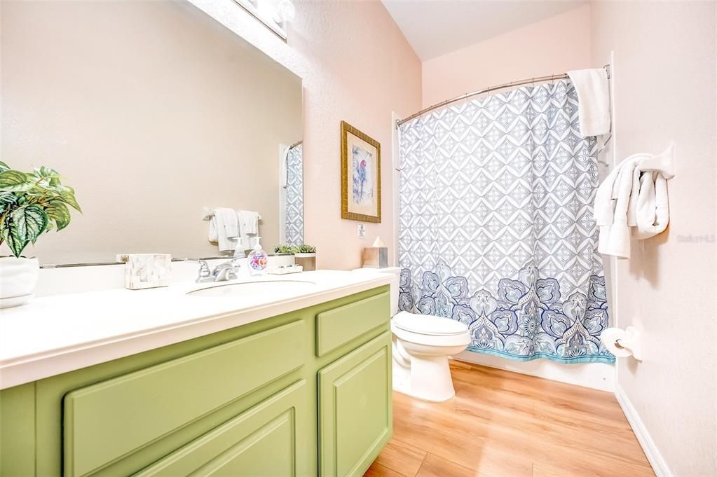 For Sale: $195,000 (2 beds, 2 baths, 1173 Square Feet)