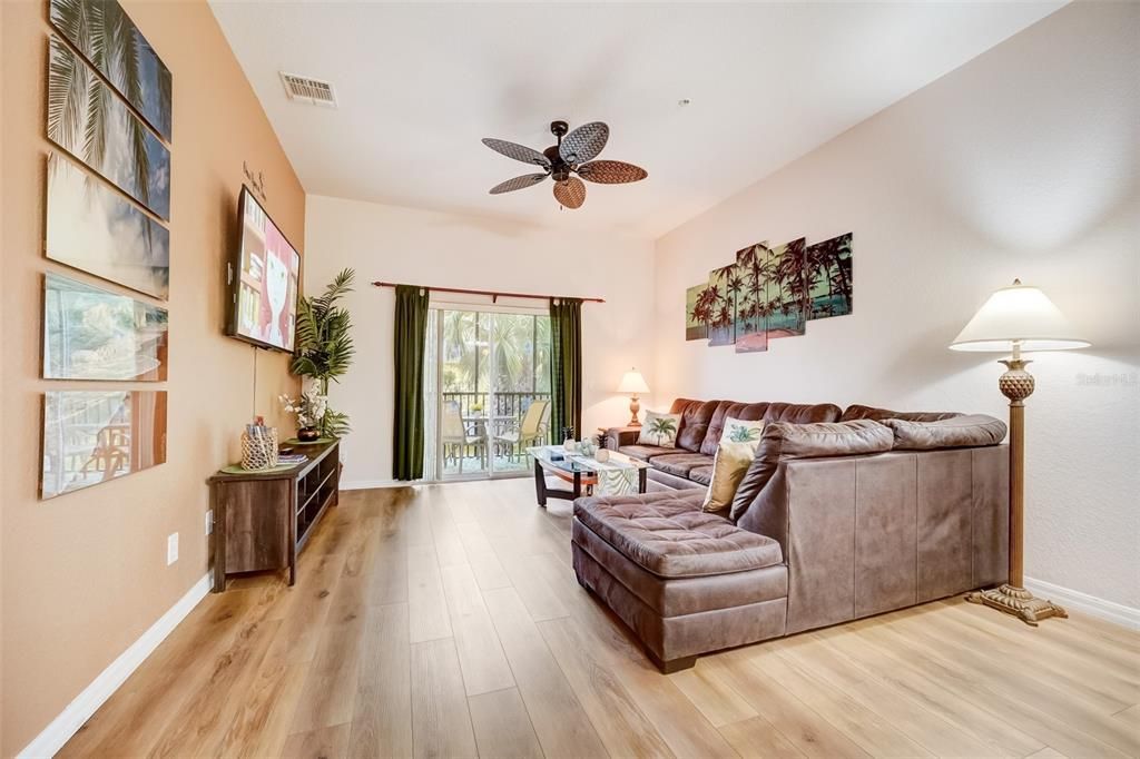 For Sale: $195,000 (2 beds, 2 baths, 1173 Square Feet)