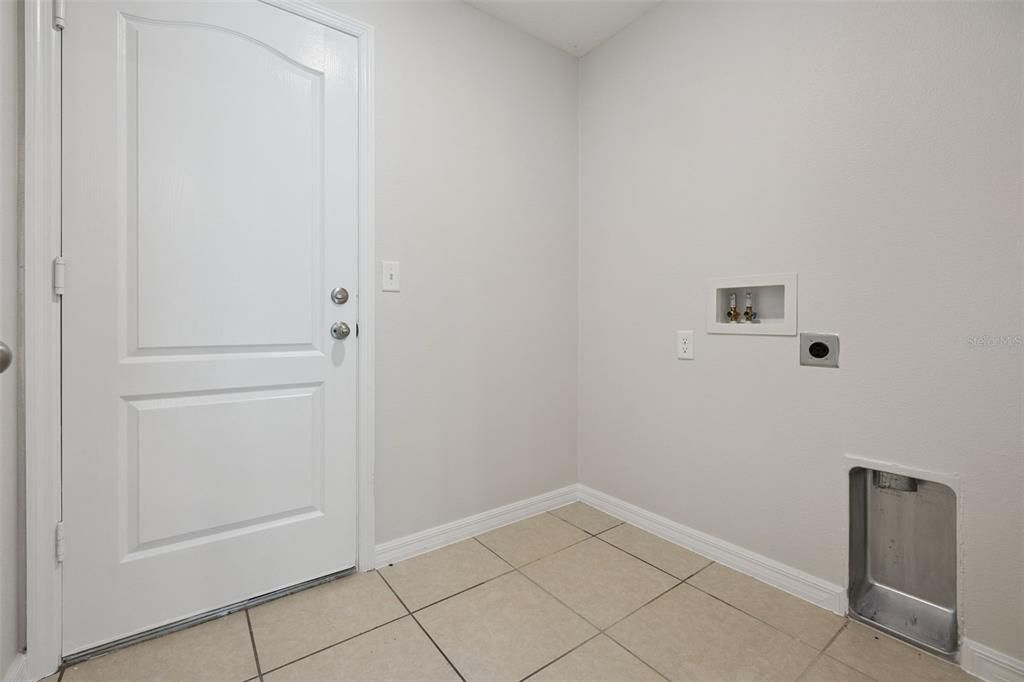 For Sale: $309,900 (4 beds, 2 baths, 1358 Square Feet)