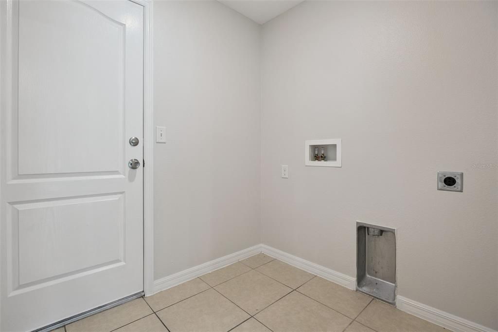 For Sale: $309,900 (4 beds, 2 baths, 1358 Square Feet)