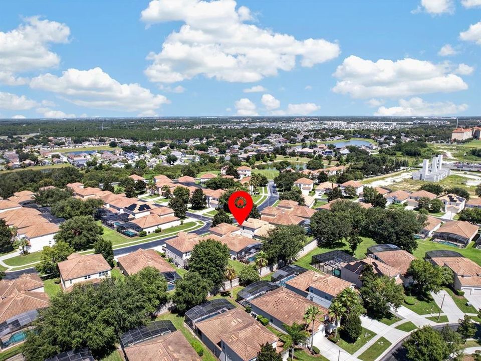 En Venta: $679,000 (5 camas, 5 baños, 2297 Pies cuadrados)