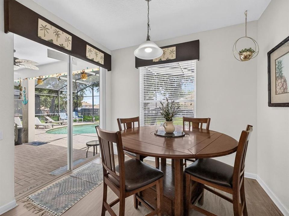 En Venta: $679,000 (5 camas, 5 baños, 2297 Pies cuadrados)