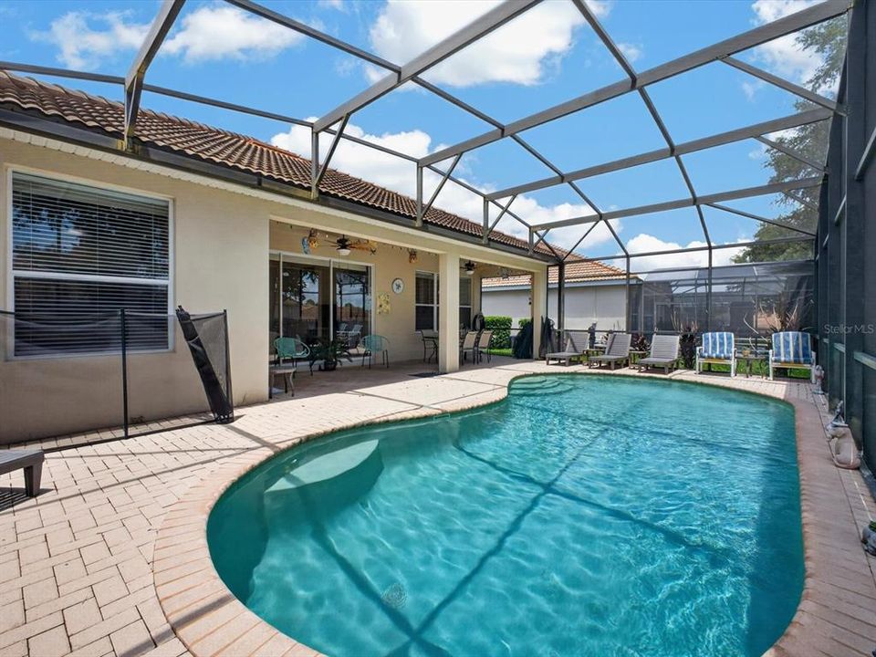 En Venta: $679,000 (5 camas, 5 baños, 2297 Pies cuadrados)